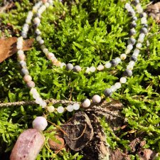 Długi naszyjnik z kamieni naturalnych