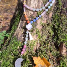 Długi naszyjnik z kamieni naturalnych