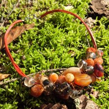 Rudy naszyjnik z kamieni naturalnych