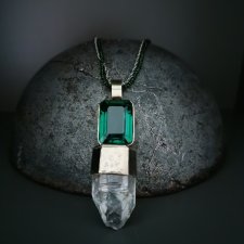 Amulet że szmaragdem i dolnośląskim kryształem górskim