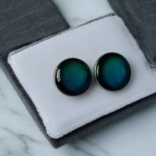 Wyraziste klipsy Aurora – srebrna zorza w odcieniach niebiesko-zielonych