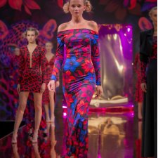 Sukienka z odsłoniętymi ramionami - Julia Maxi Flower Power