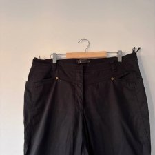 Czarne spodnie BPC Selection 3/4  – klasyczne, wygodne 4XL / 48