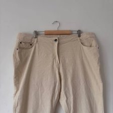 Beżowe spodnie sztruksowe z bawełny – klasyczny, naturalny look rozmiar  5Xl / 50