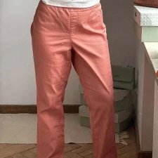 Brzoskwiniowe eleganckie spodnie z gumką, prosty krój, dopasowany fason XXXL / 46 / 18