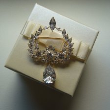 KRYSZTAŁOWA BROSZKA