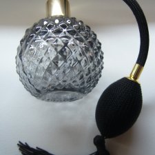 SZKLANY FLAKON NA PERFUMY