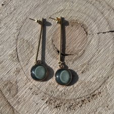 Złote kolczyki FALL – ciepły blask jesieni w odcieniach paproci