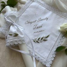 Szatka do chrztu świętego z haftem