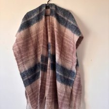 Miękkie, lekkie ponczo The Specialty House made in Japan welniane