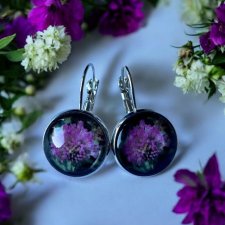 Kolczyki ŁĄKA w kolorze srebrnym – okrągłe kolczyki z motywem koniczyny