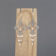 Srebrne kolczyki w stylu orientalnym z perłami