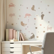 Naklejki Ścienne Koty – Minimalistyczne Różowo Beżowe Naklejki do Pokoju Dziecka, Koty w różnych Pozach z Kwiatkami dla Dziewczynki