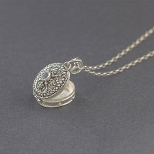 Srebrny sekretnik z topazem