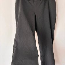 Czarne materiałowe spodnie damskie w drobne kropki, eleganckie klasyczne 7/8