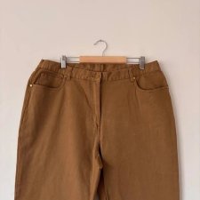 Brązowe spodnie z bawełny – ciepły odcień karmelu  4XL / 48 / 20
