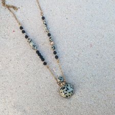 Naszyjnik buteleczka perfumetka jaspis dalmatyński lawa wulkaniczna