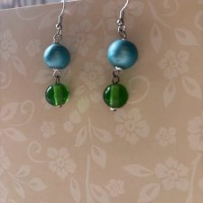 Kolczyki handmade z niebieskimi i zielonymi koralikami