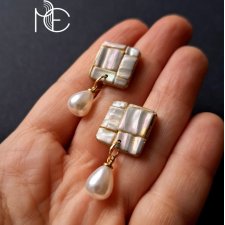 w błyskach muszli no2