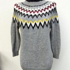 HAND MADE - WZORZYSTY SWETER