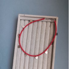 Koralowy choker