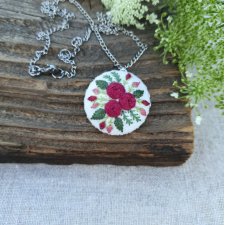 Haftowany medalion - róż