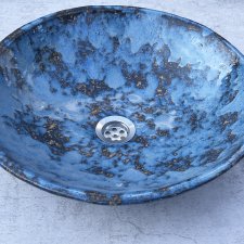 Niebieska umywalka łazienkowa