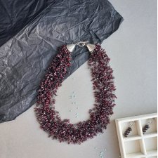 Naszyjnik z granatem