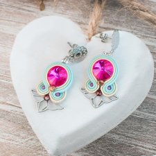 Małe kolorowe kolczyki sutasz Fuksja