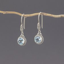 Srebrne kolczyki z błękitnym topazem