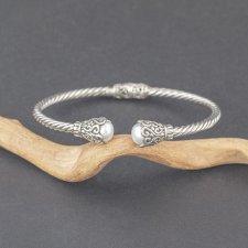 Srebrna bransoletka z perłami