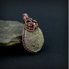 Wisiorek z kwarcem tytanowym