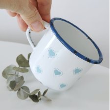 Kubek w serduszka, polska emalia II połowa XX w. PRL