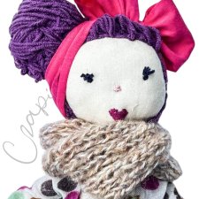 Penelopa - lalka, co recytuje wiersze ptakom