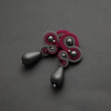 grafitowo-fuksjowe klipsy sutasz