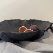 Ceramiczna misa z czarnej gliny unikat