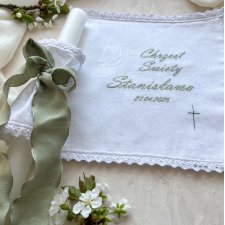 Szatka do chrztu haftowana