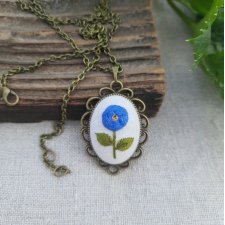 Kwiatowy wisiorek - niebieski