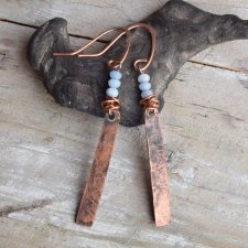 Kolczyki z kutej, oksydowanej miedzi i akwamarynu /3/