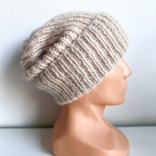 Ręcznie robiona czapka damska MORGANA Merynos, Alpaka z Jedwabiem 59/40 Marcepan - od ręki