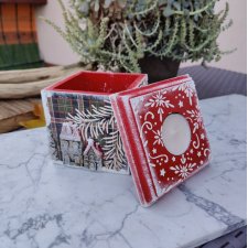 Świąteczne ręcznie zdobione pudełko ze świecznikiem