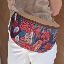 Brązowa nerka z kwiatkami kwiaty brąz czekolada