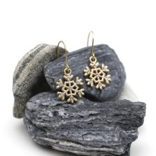 Pozłacane kolczyki śnieżynki z cyrkoniami.