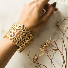 bransoletka z ażurowym wzorem