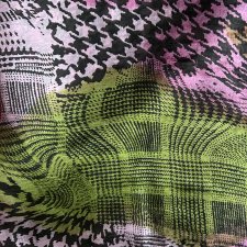 Silk scarf - jedwabny szal - graficzne zdobienie - żywe kontrastowe barwy