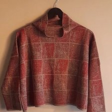 Sarah Pacini pudełkowy krótki sweter