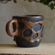 OTULANiE_kubek ceramiczny_czerń i brąz