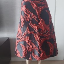 trójwymiarowa spódnica z metką