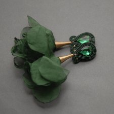 zielone klipsy sutasz z kwiatkiem