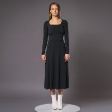 Sukienka z dekoltem karo - Karla Black